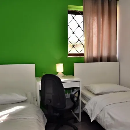 City Living Tk 1 Rm 4 Pensión San Julián