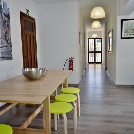 City Living Tk 1 Rm 4 Guest house *